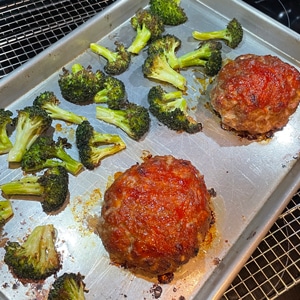 Classic Mini Meatloaves